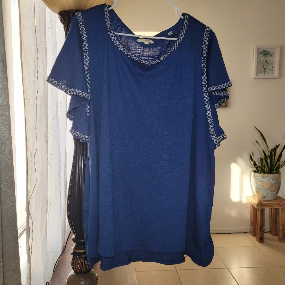 Max Studio Blue Embroidered Short Sleeve Blouse Size 3X - Picture 2 of 8